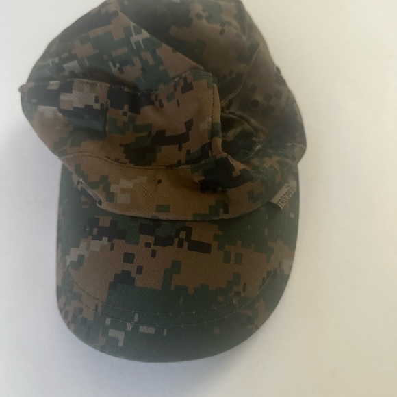 Green and Brown Camouflage Matching Set Durable Outdoor Wear - Picture 11 of 11